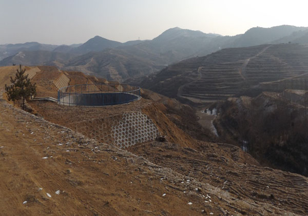 ���̰���