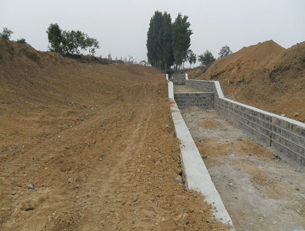 ���̰���